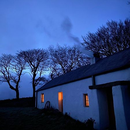 Thistle Thatch Cottage And Hot Tub - Mourne Mountains Ньюкасл Екстер'єр фото